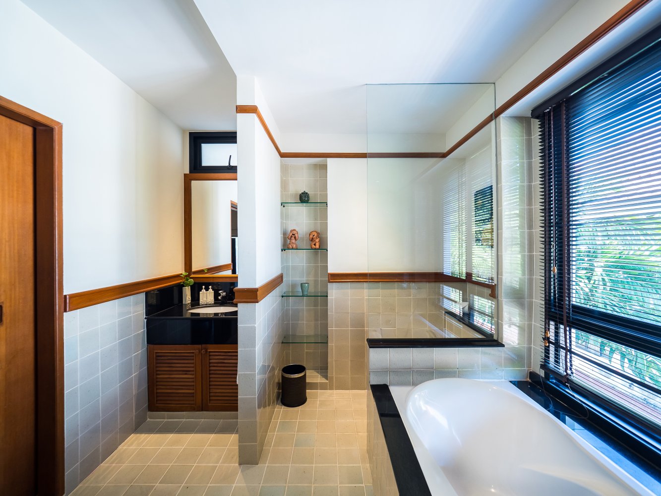 Property image - full photo 9