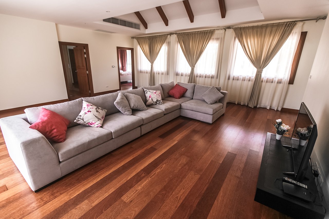 Property image - full photo 4