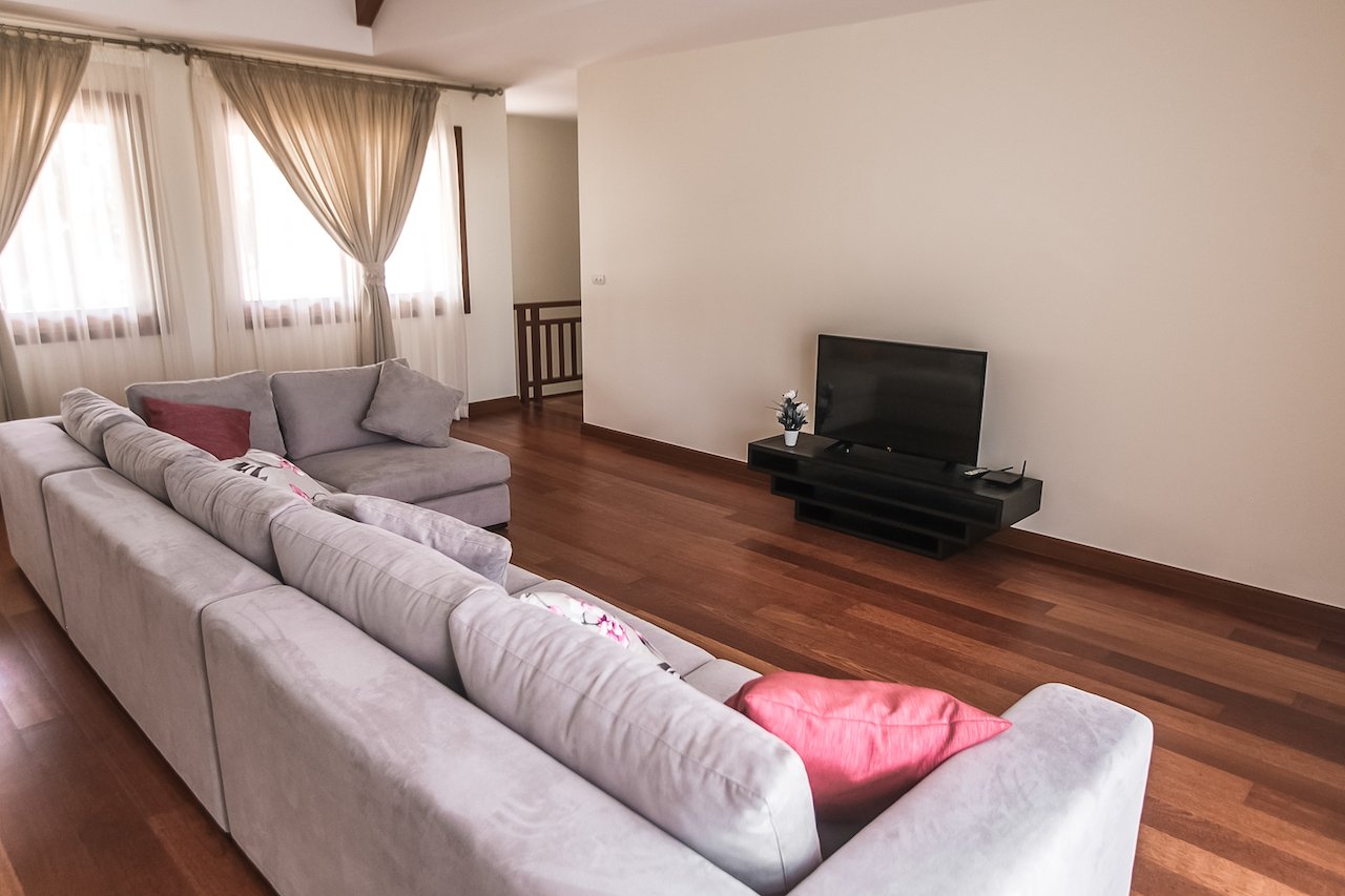 Property image - full photo 5