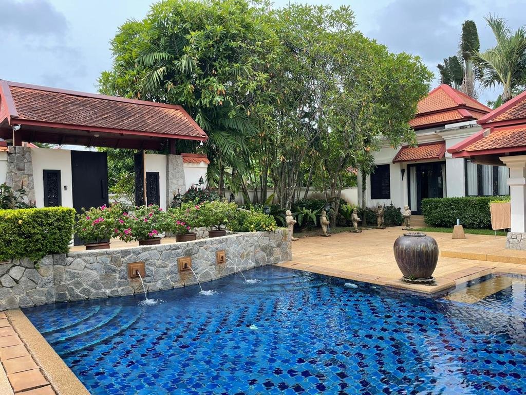 Property image - full photo 11