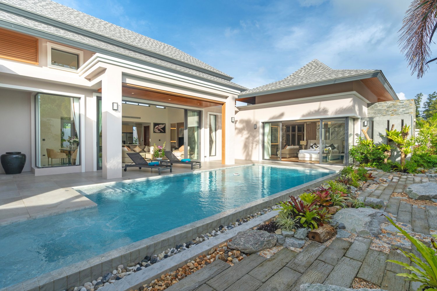Property image - full photo 4