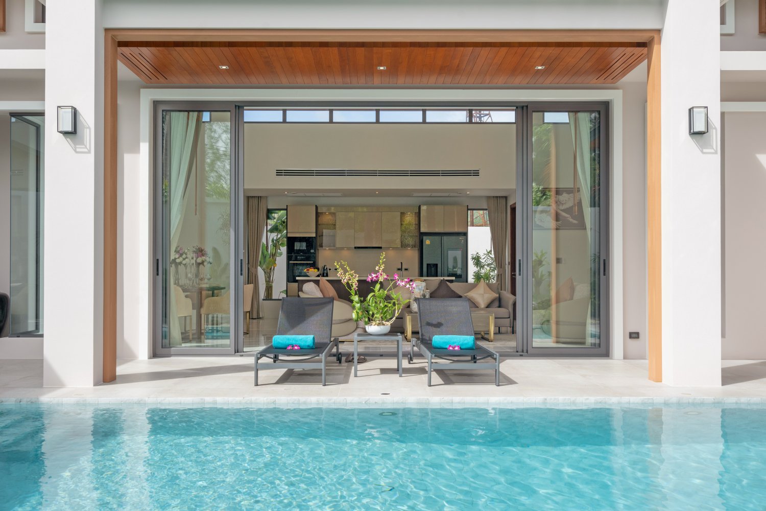 Property image - full photo 10