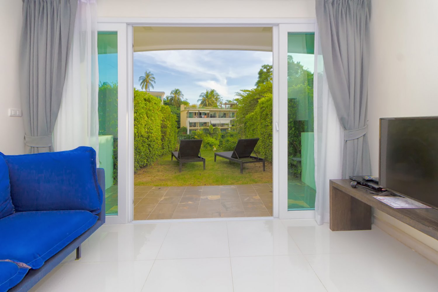 Property image - full photo 2