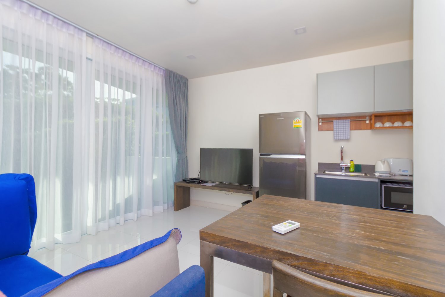 Property image - full photo 10