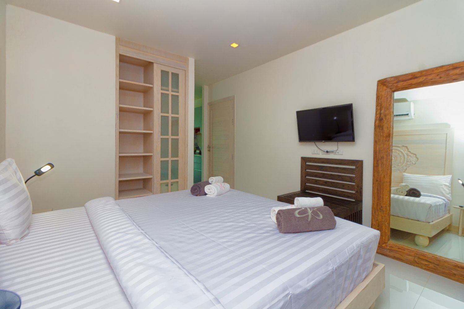 Property image - full photo 28