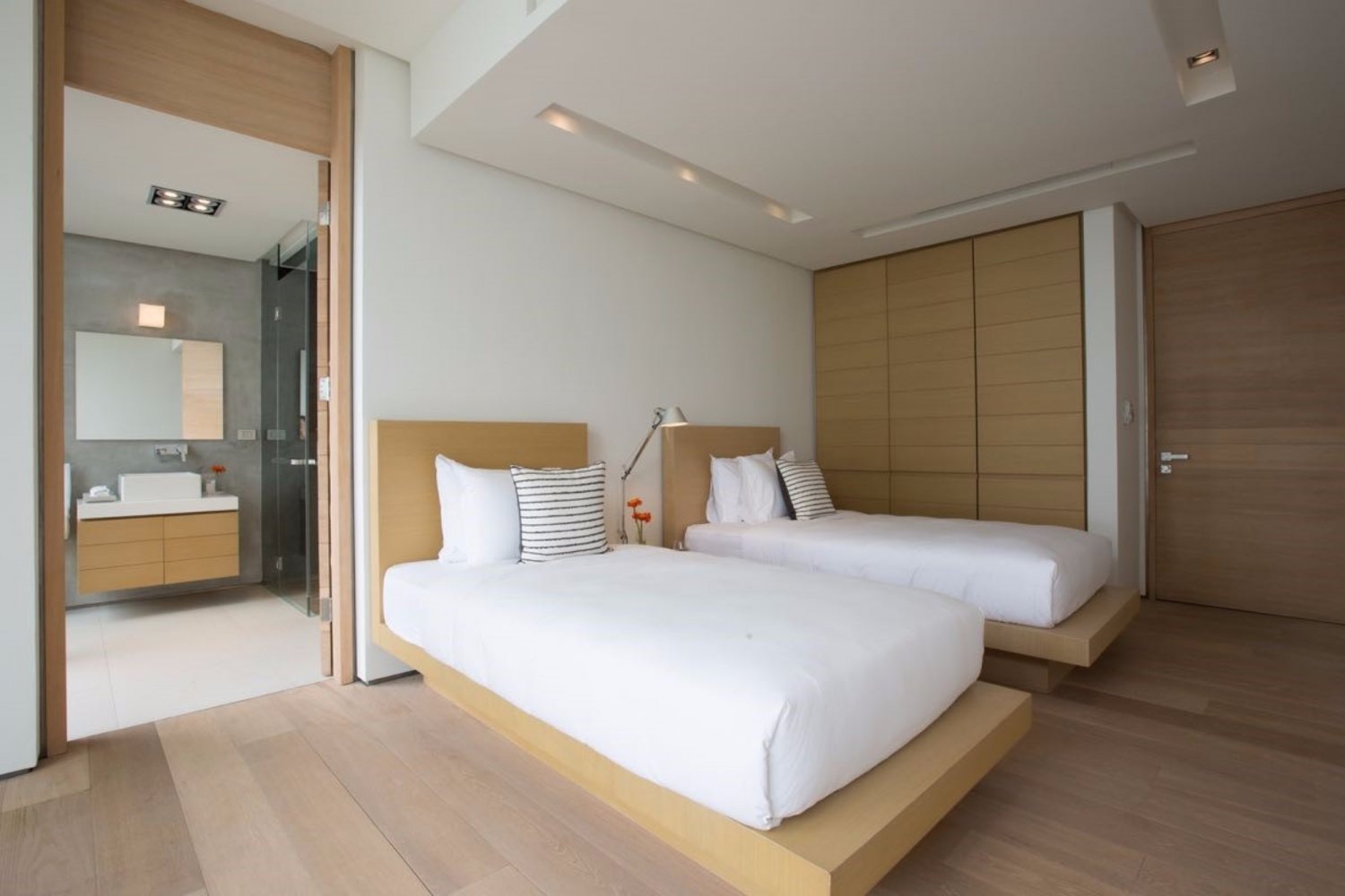 Property image - full photo 15