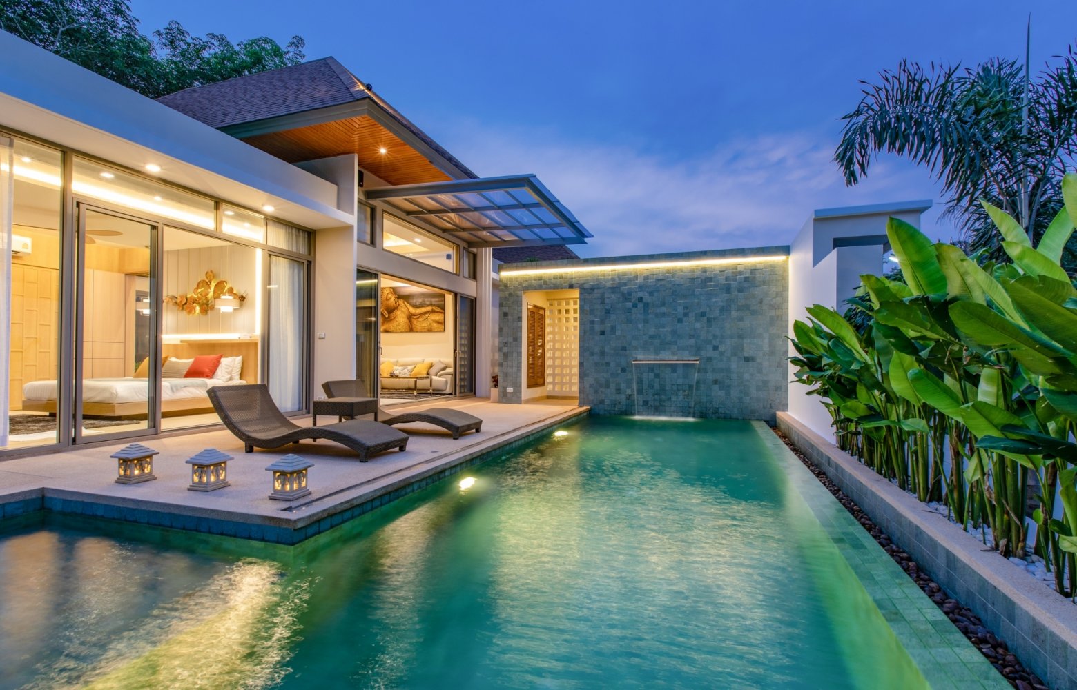 Property image - full photo 2