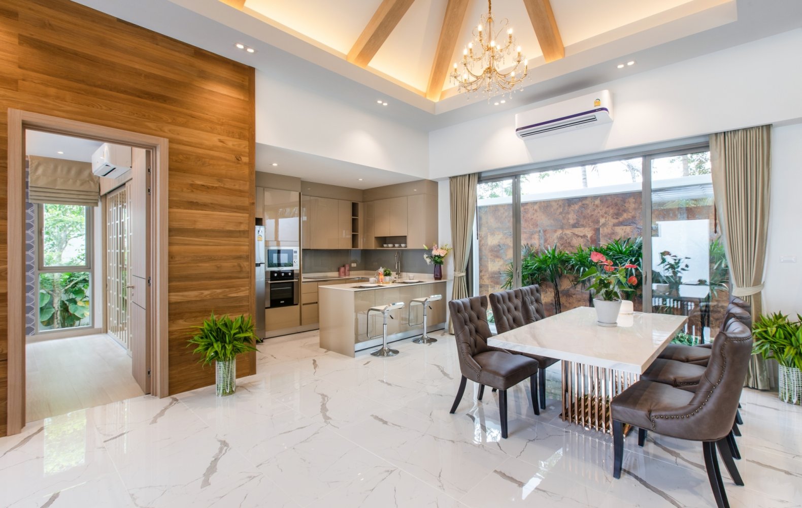 Property image - full photo 3