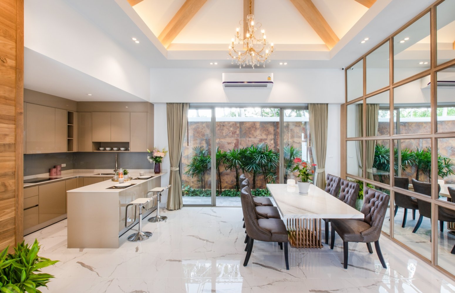 Property image - full photo 4