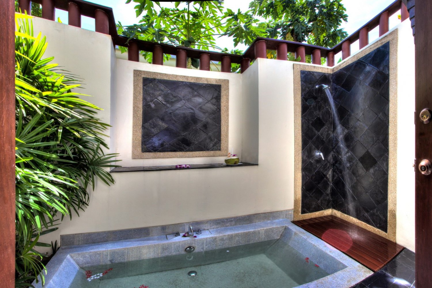 Property image - full photo 14