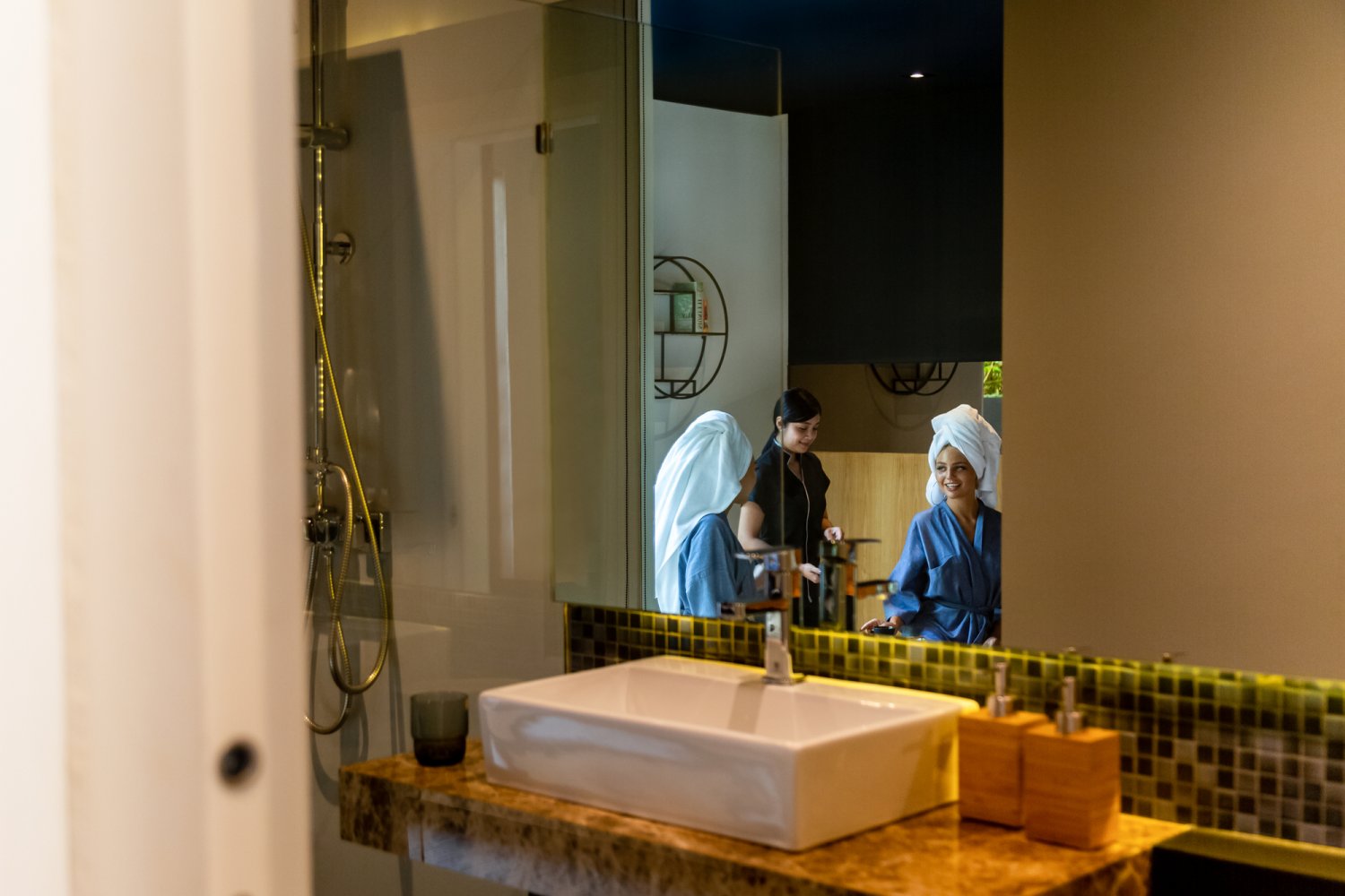 Property image - full photo 6