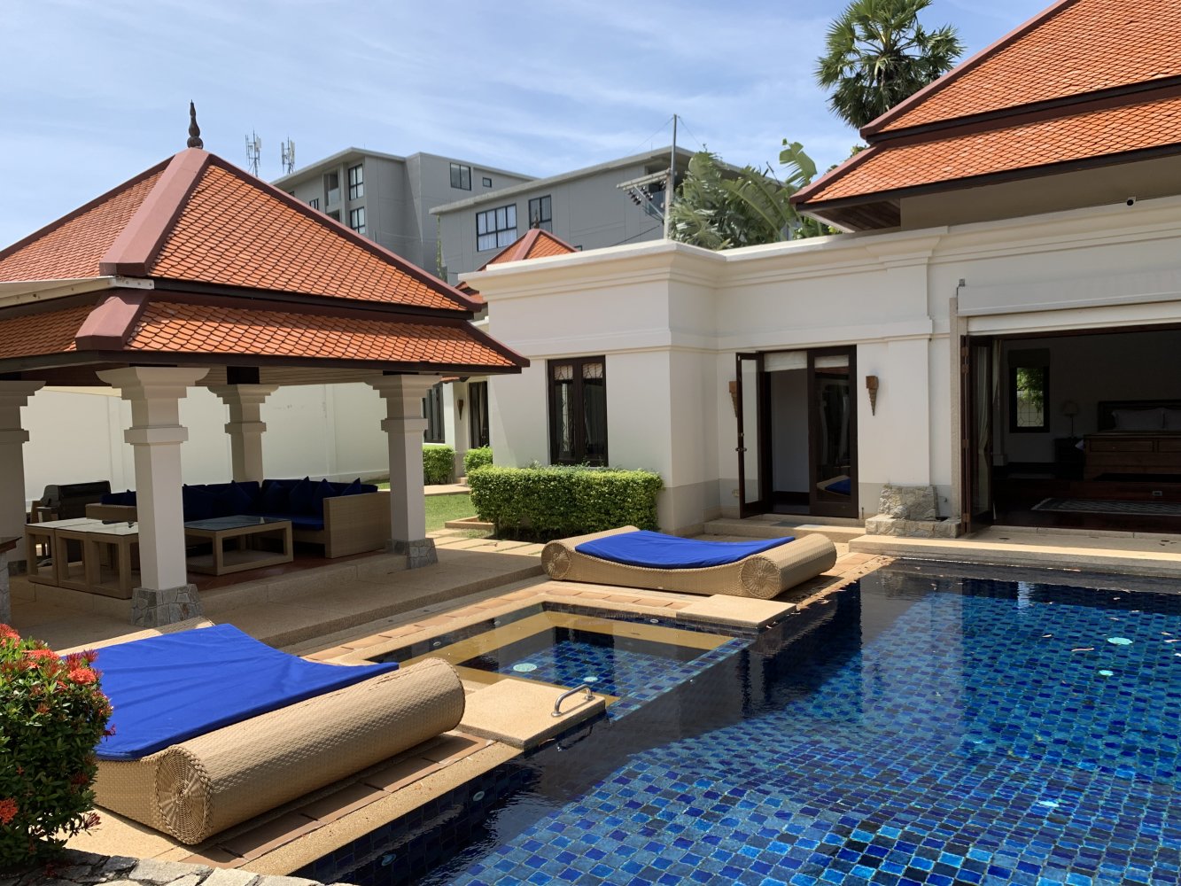 Property image - full photo 3