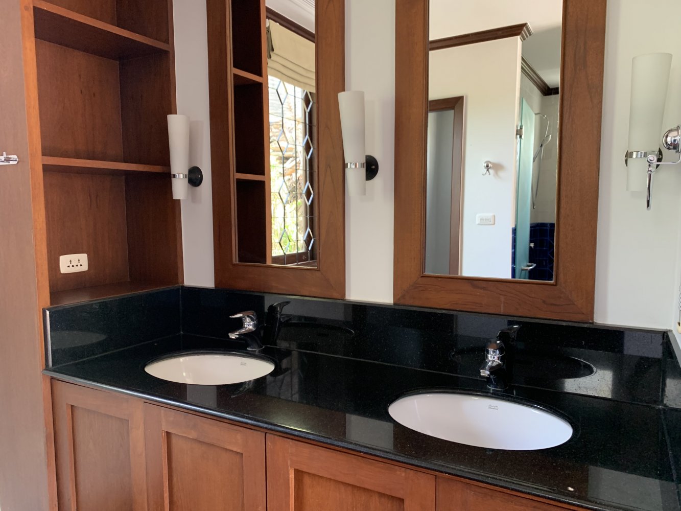 Property image - full photo 29