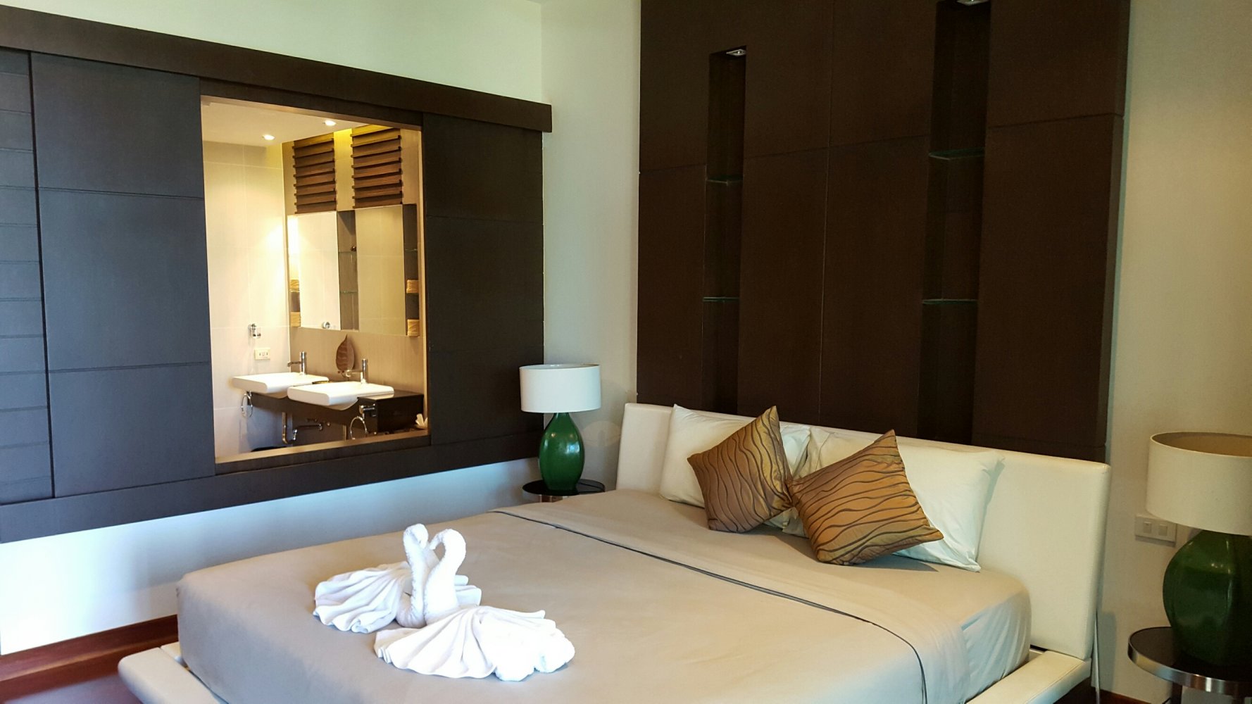 Property image - full photo 10