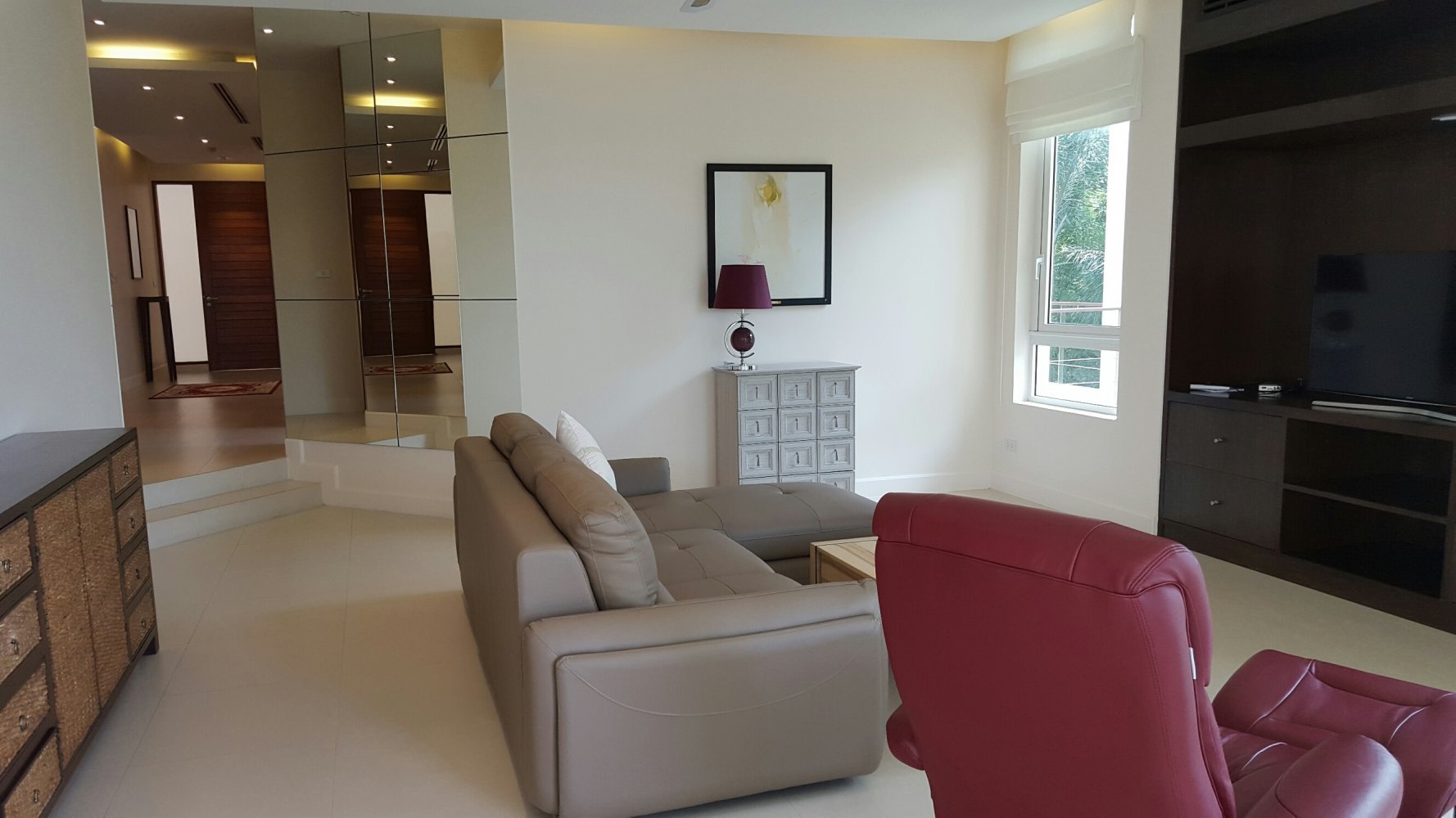 Property image - full photo 16