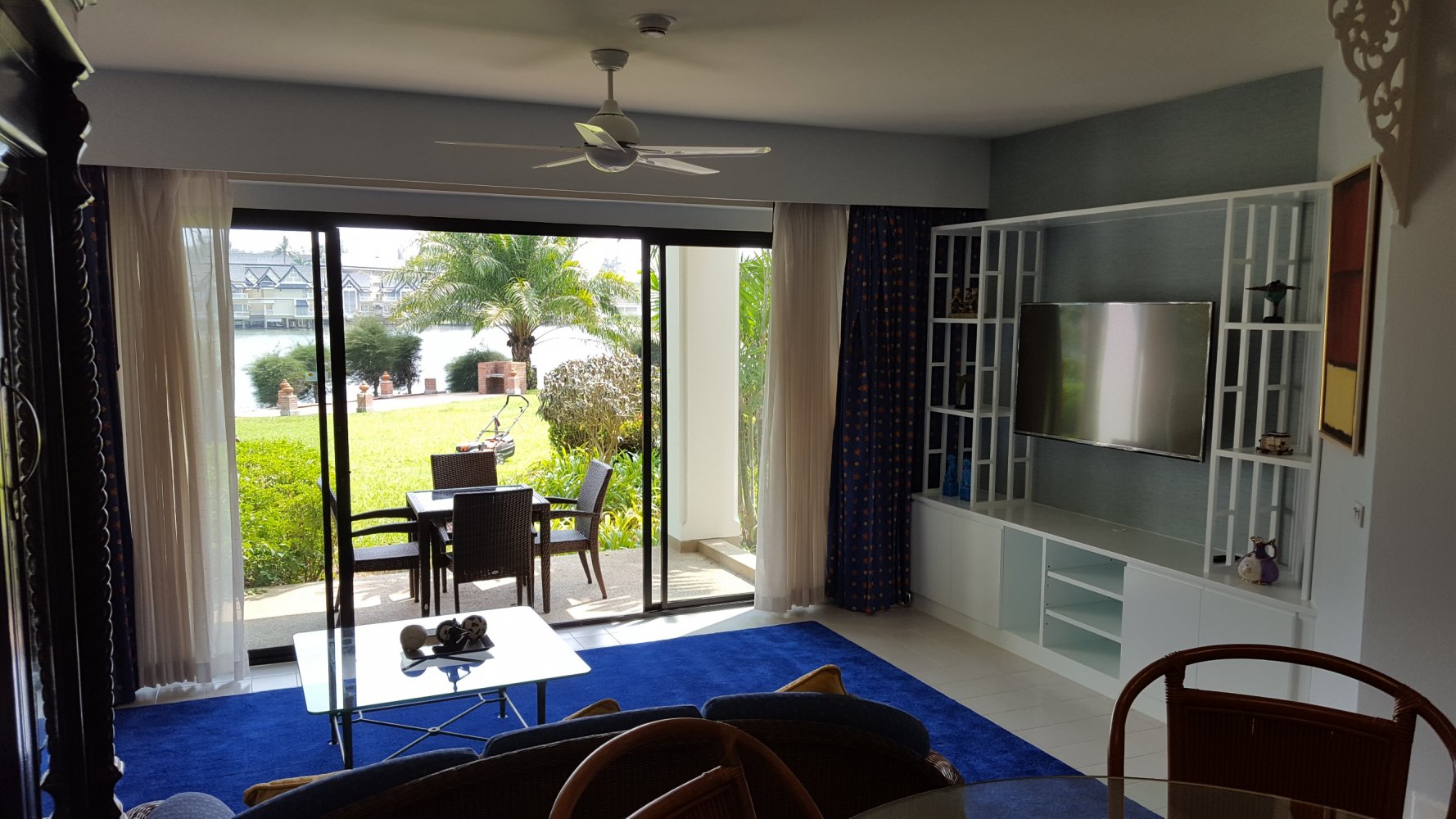 Property image - full photo 2