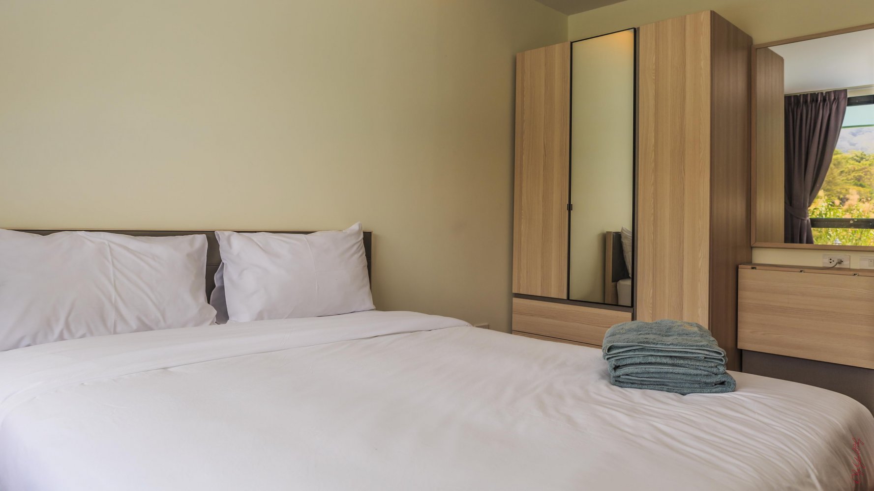 Property image - full photo 13
