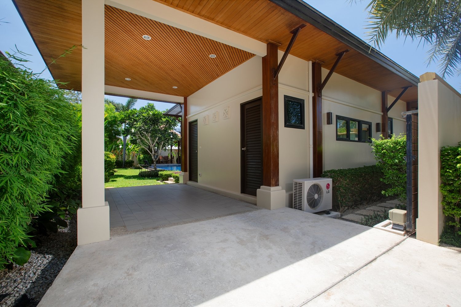 Property image - full photo 10