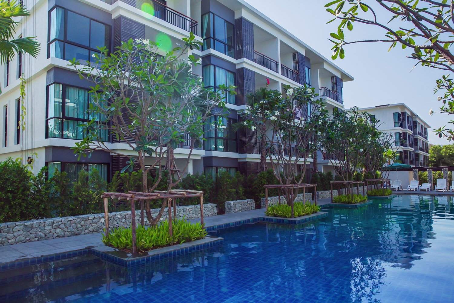Property image - full photo 2