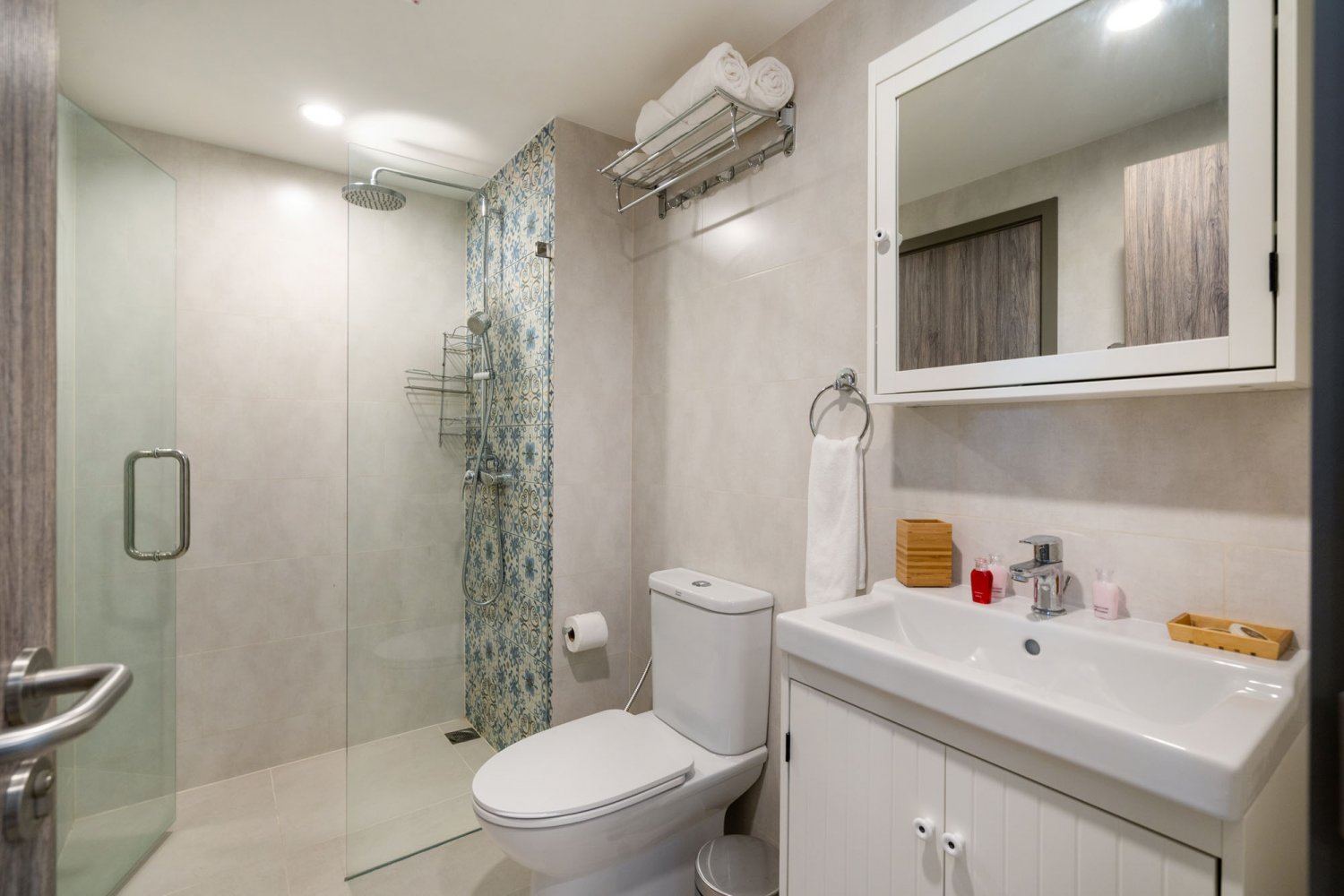 Property image - full photo 14