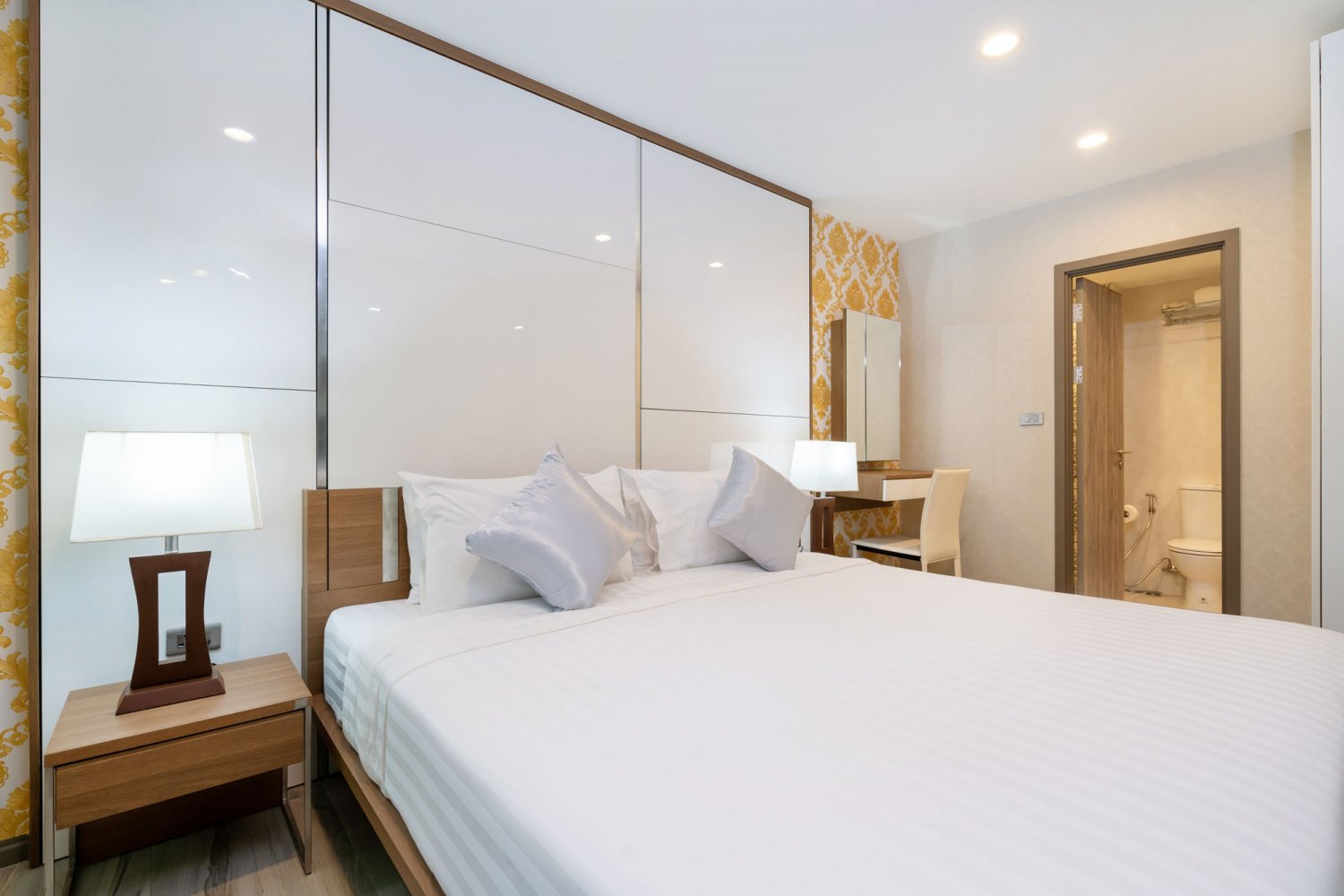 Property image - full photo 4