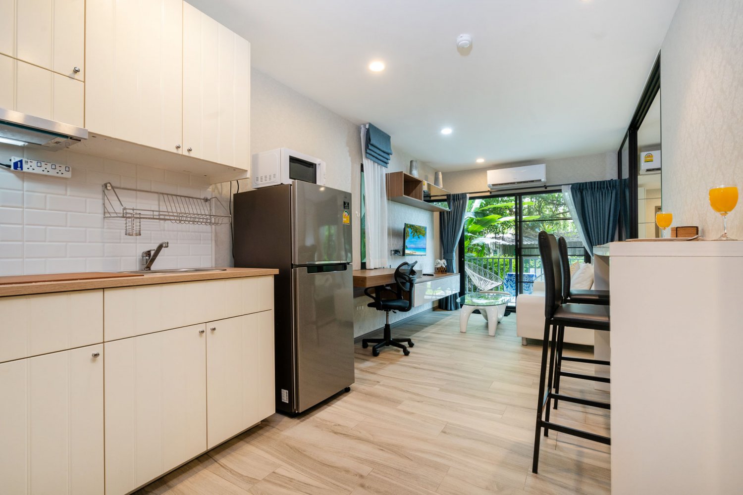 Property image - full photo 16