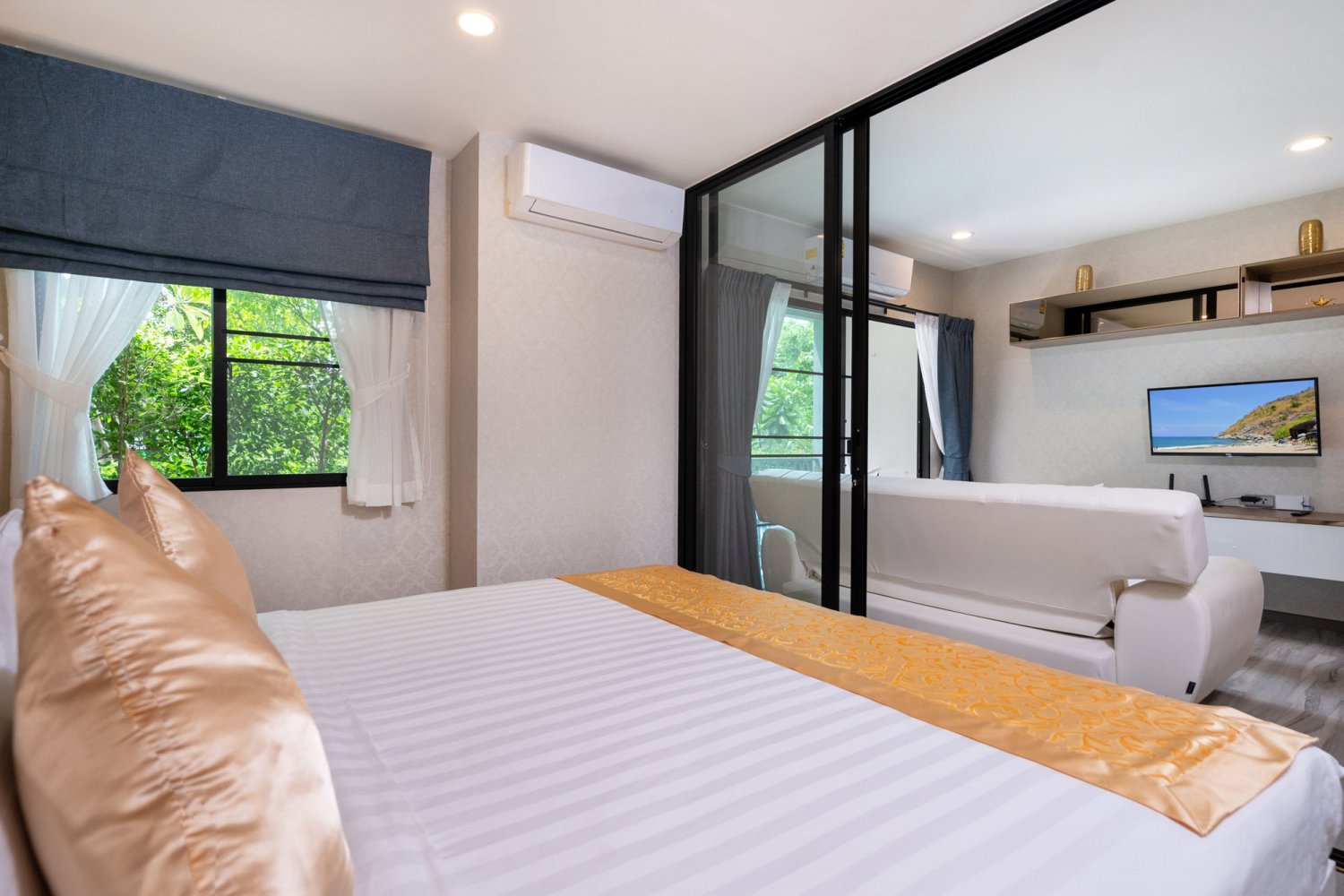 Property image - full photo 4