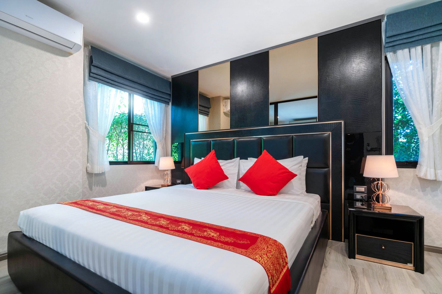 Property image - full photo 3
