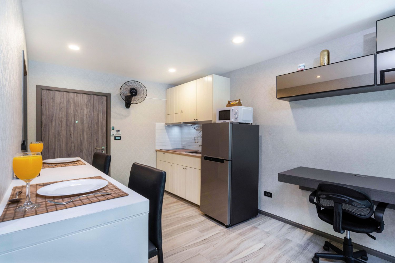 Property image - full photo 15
