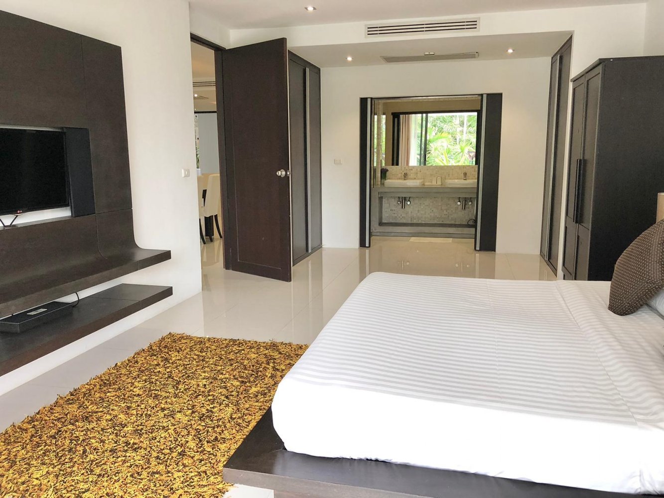 Property image - full photo 12