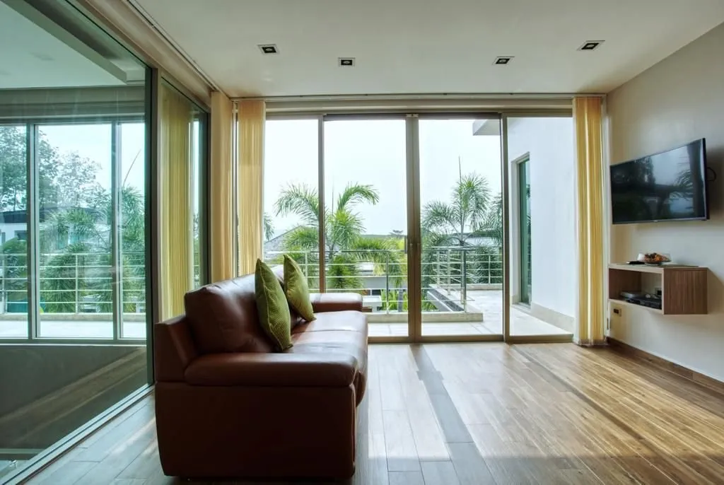 Property image - full photo 15