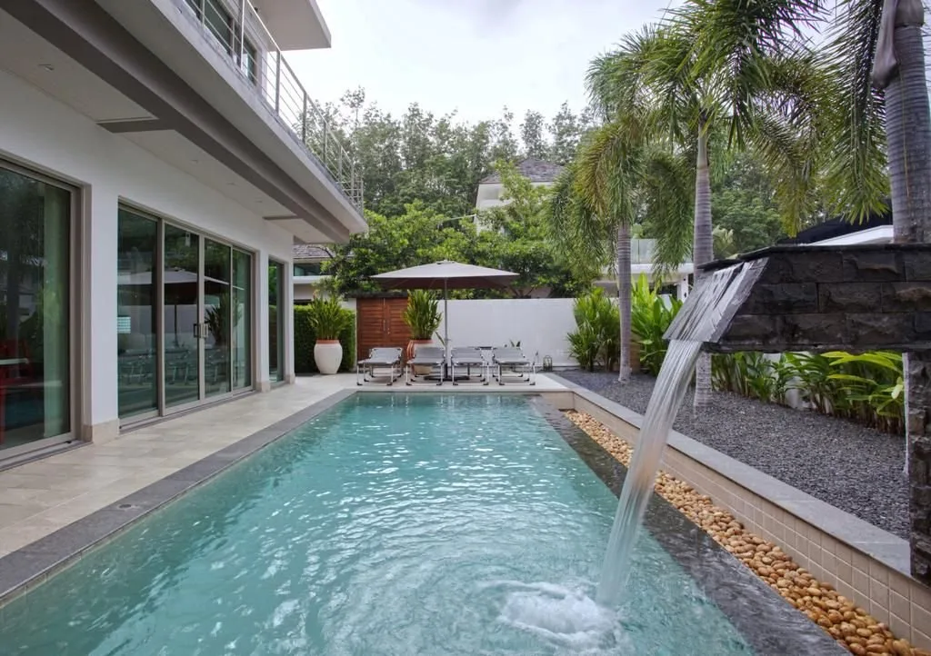 Property image - full photo 1