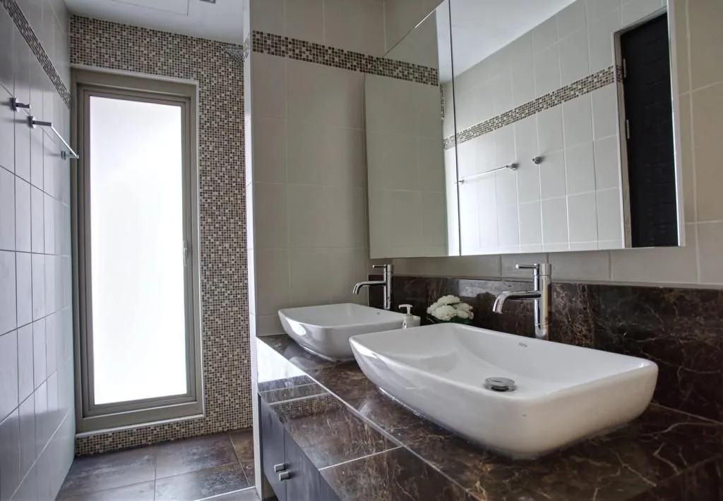Property image - full photo 12