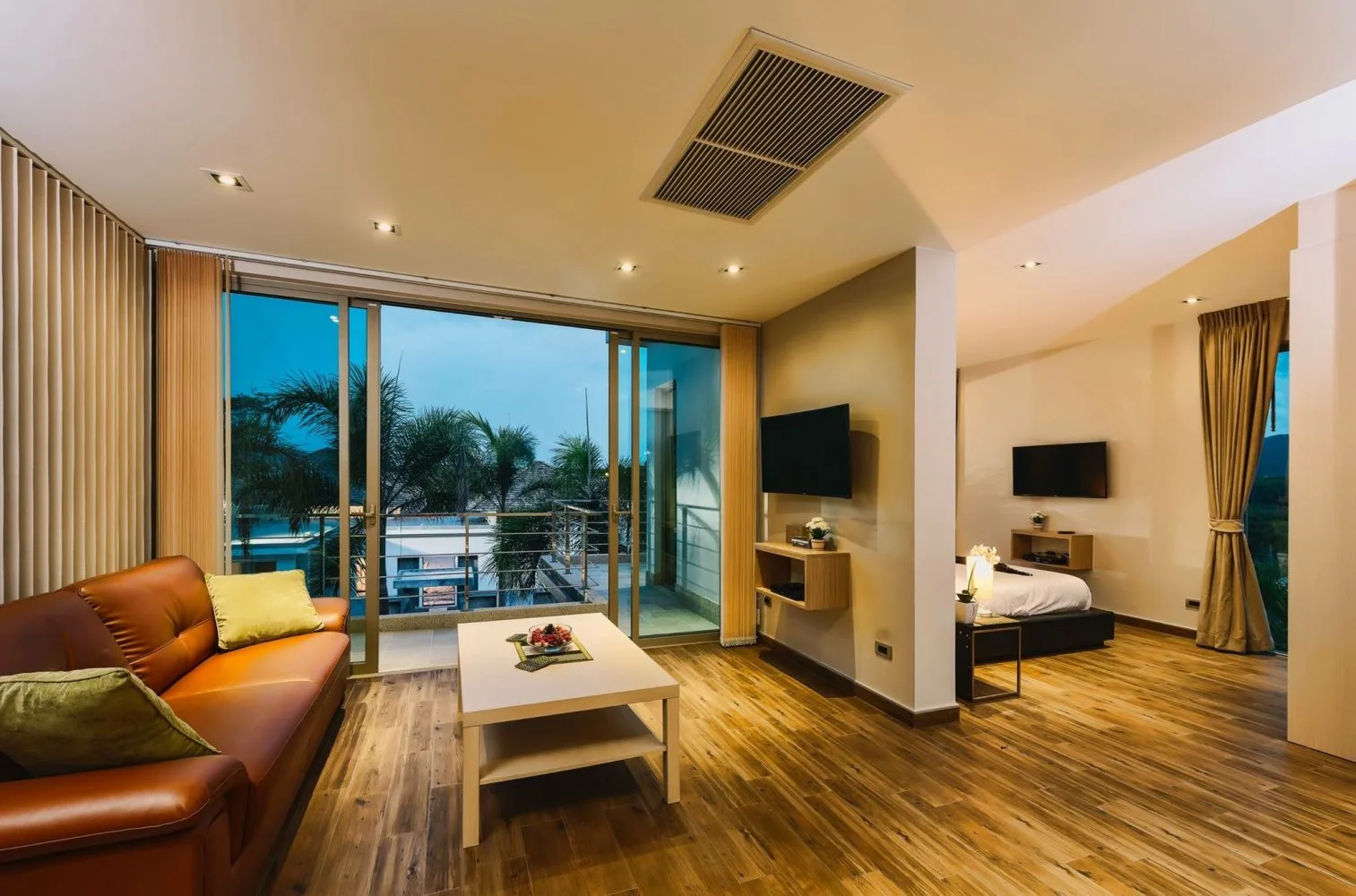 Property image - full photo 3