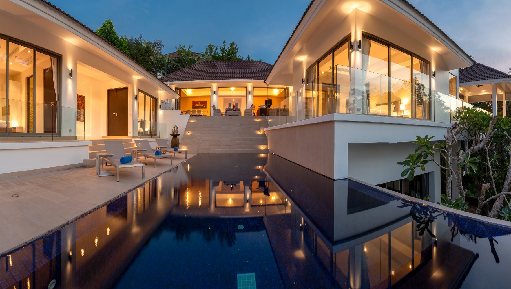 Property image - full photo 3