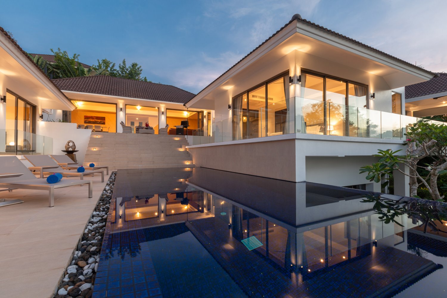 Property image - full photo 4