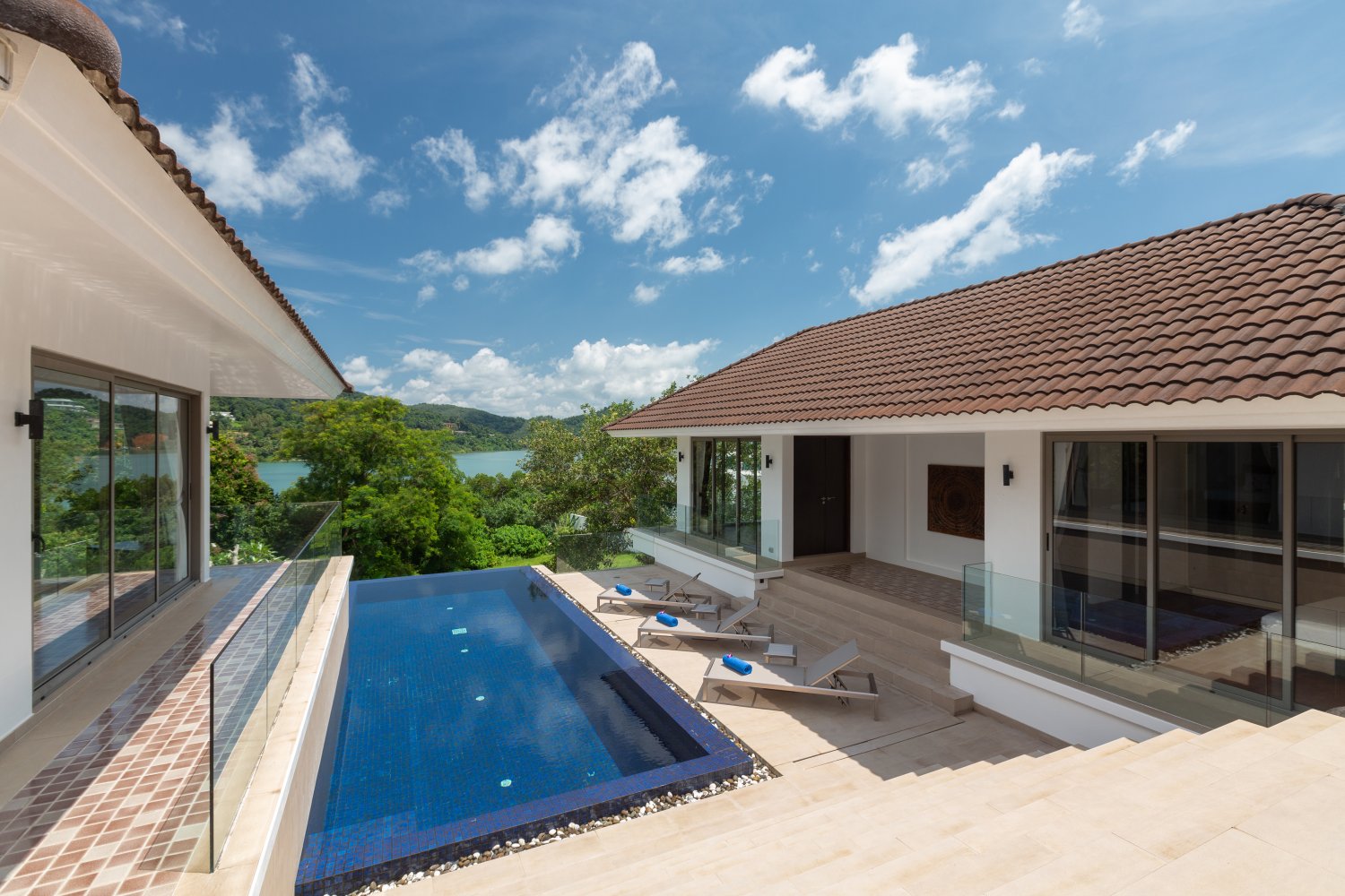 Property image - full photo 11