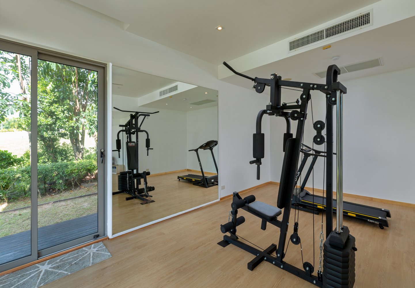 Property image - full photo 17
