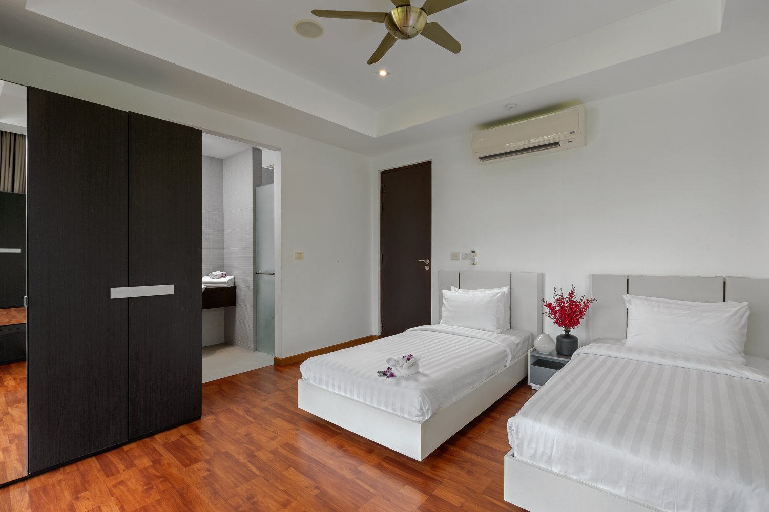 Property image - full photo 19