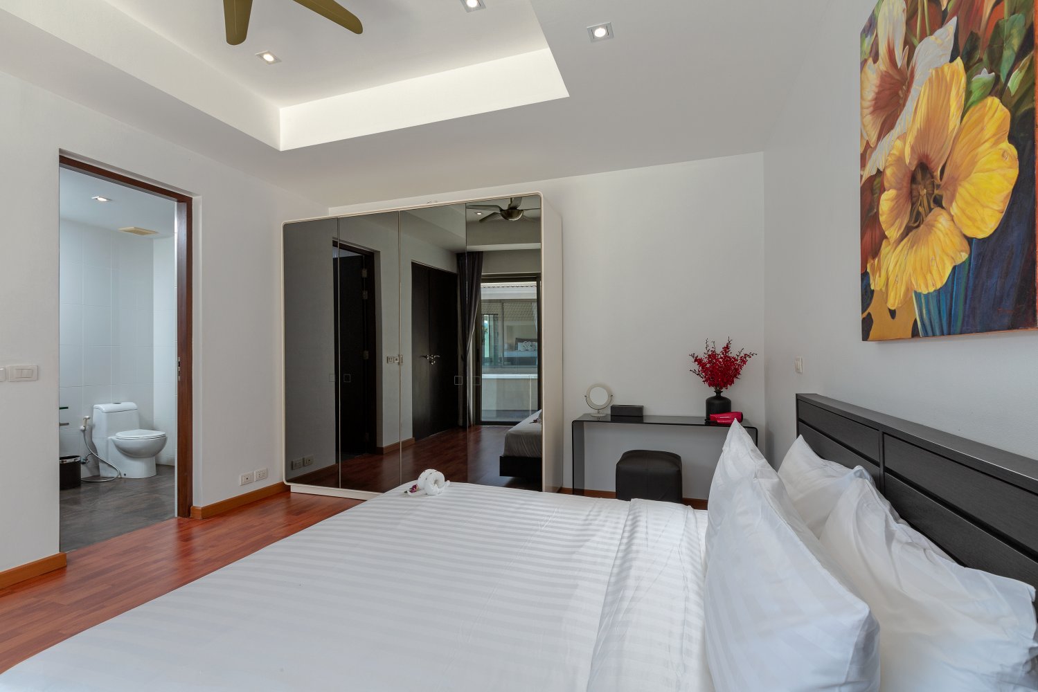 Property image - full photo 22