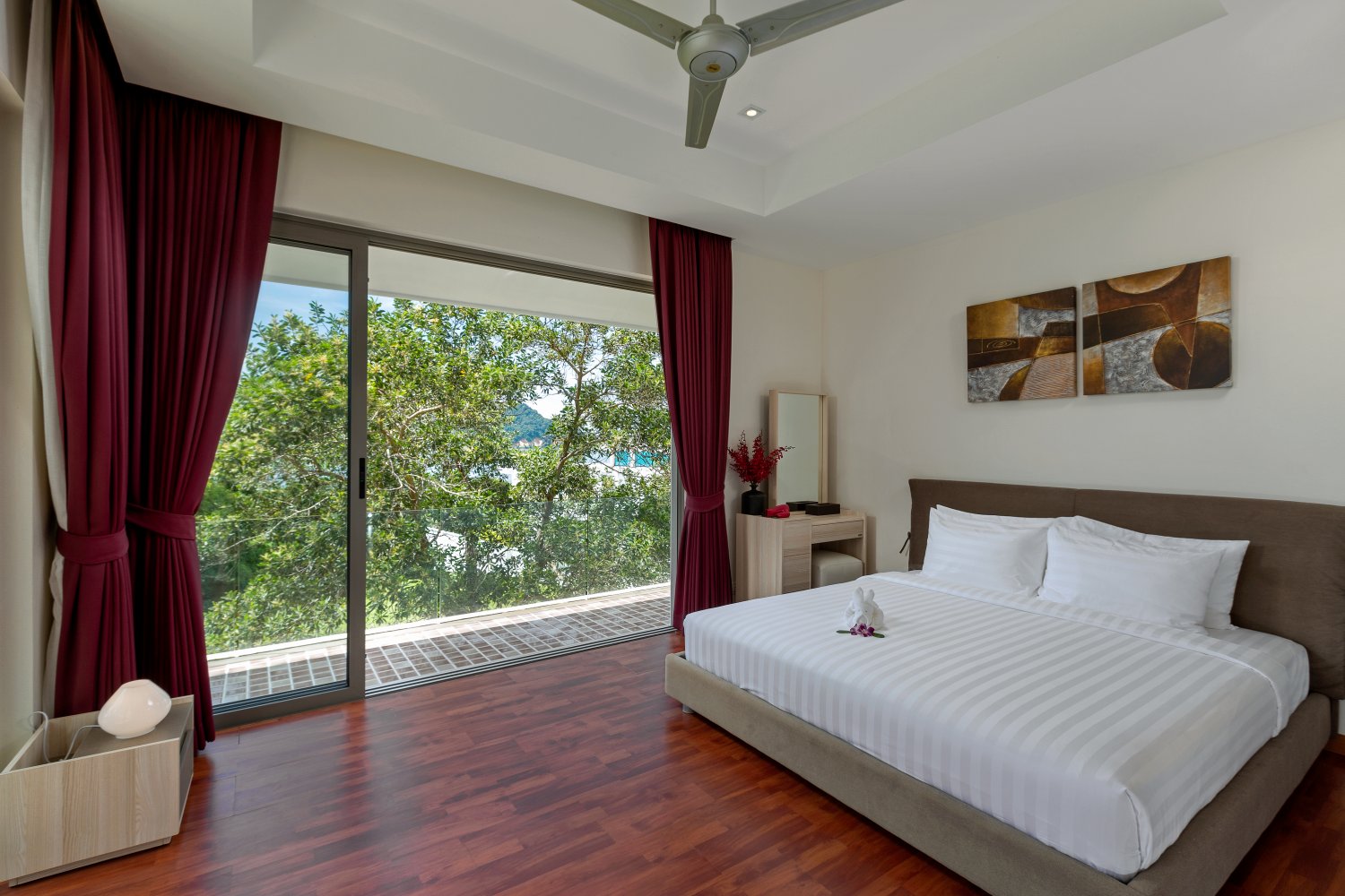 Property image - full photo 28