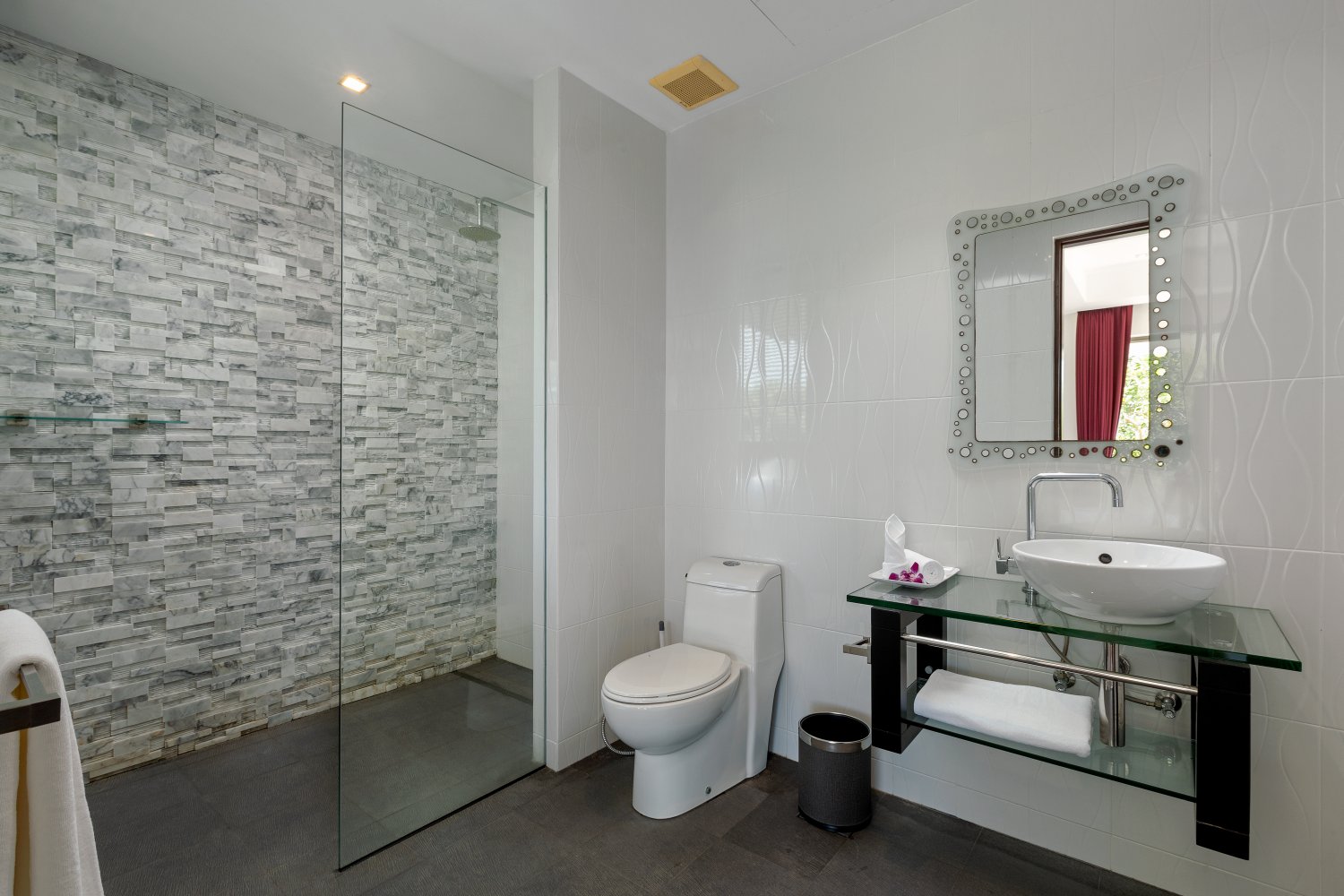 Property image - full photo 25