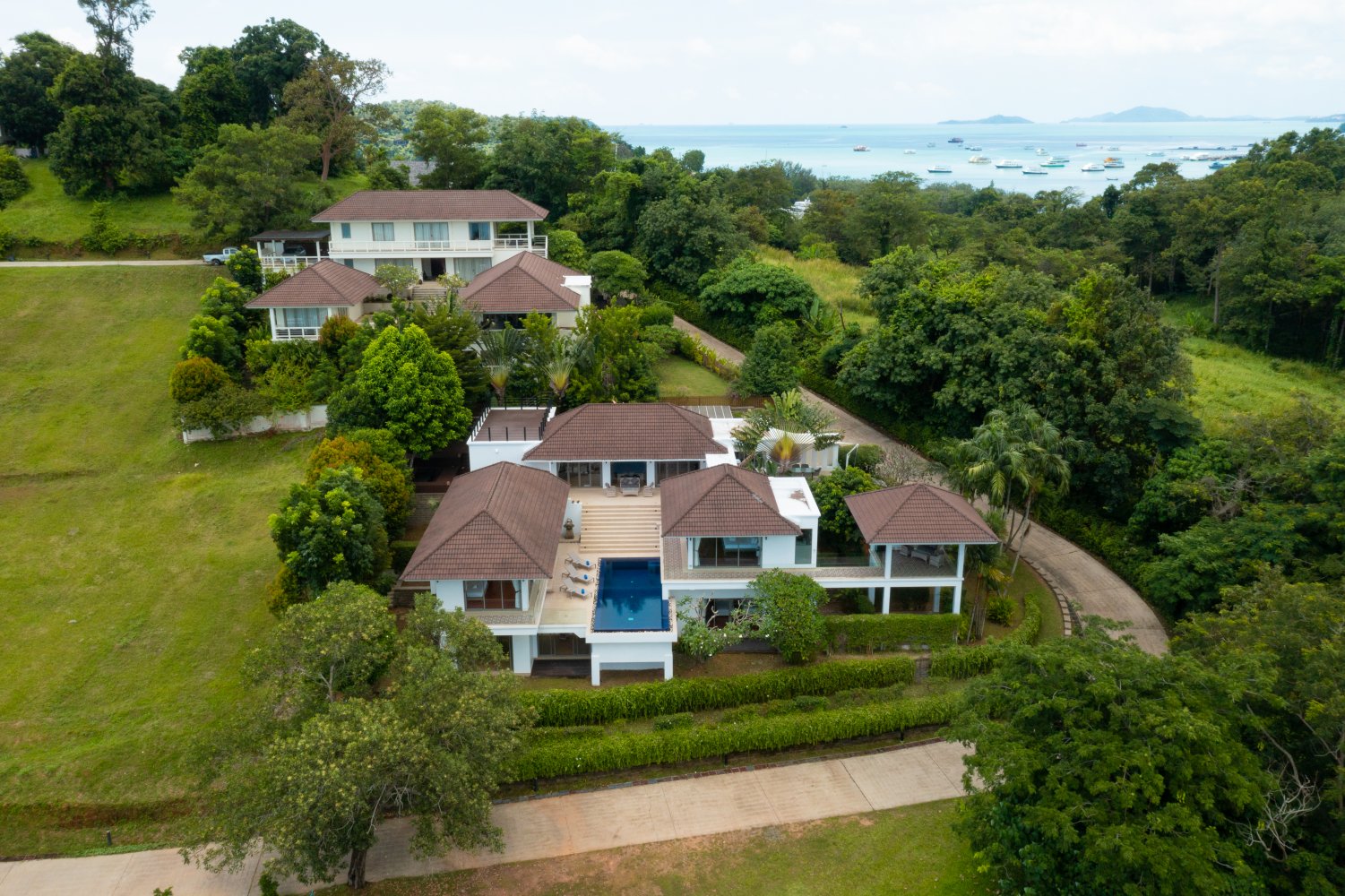 Property image - full photo 37