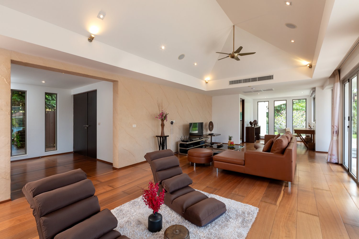 Property image - full photo 45