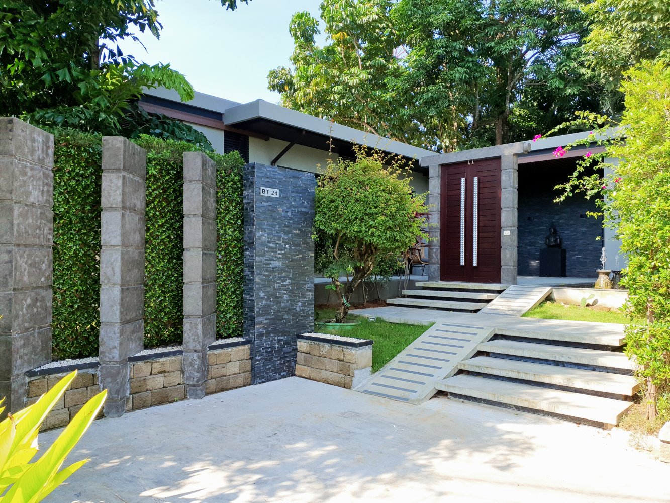 Property image - full photo 3