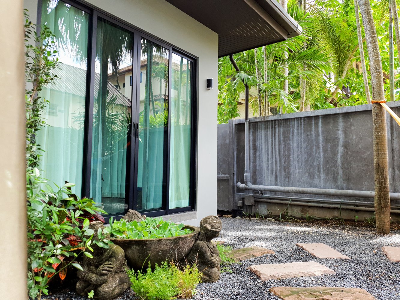 Property image - full photo 4