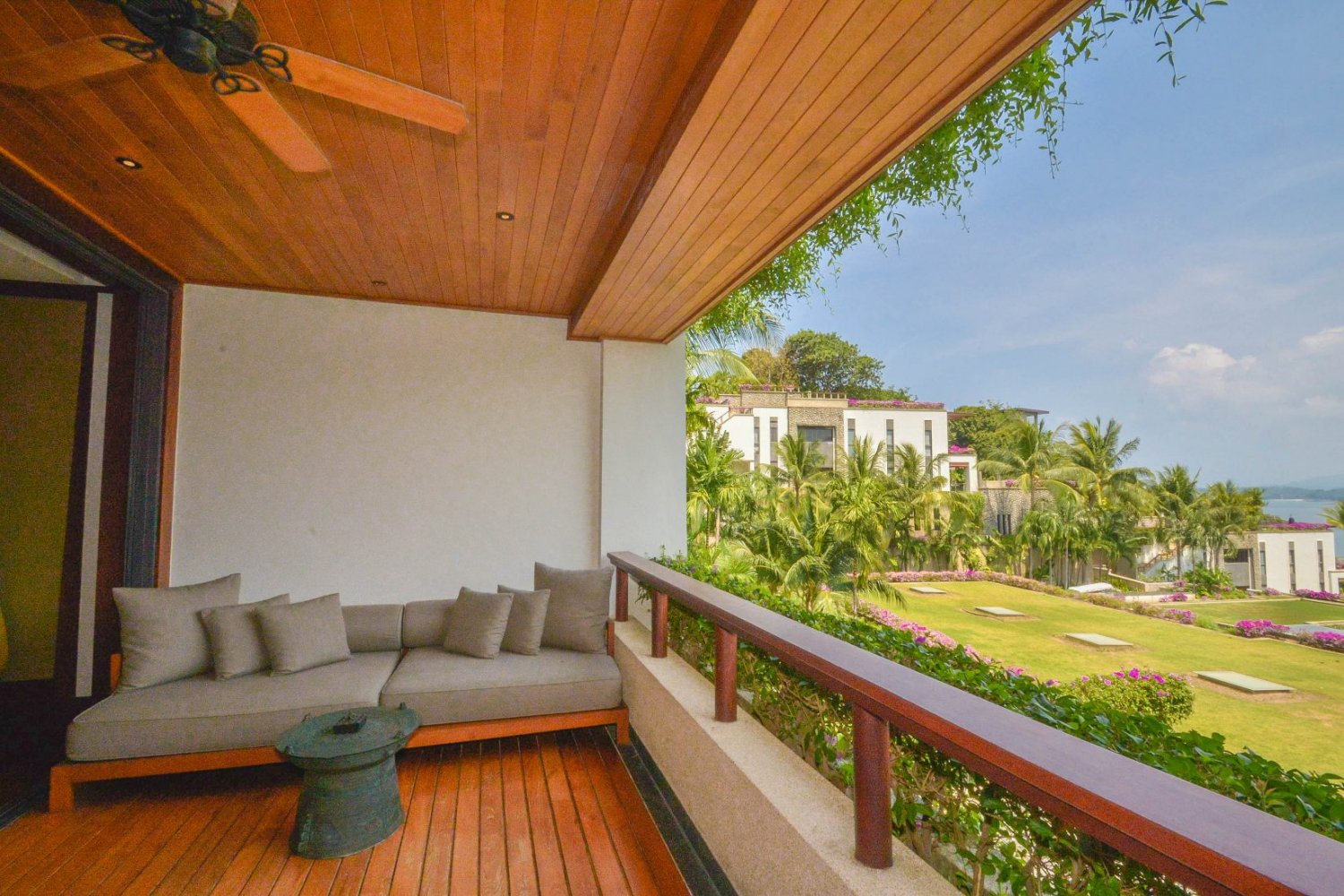 Property image - full photo 2