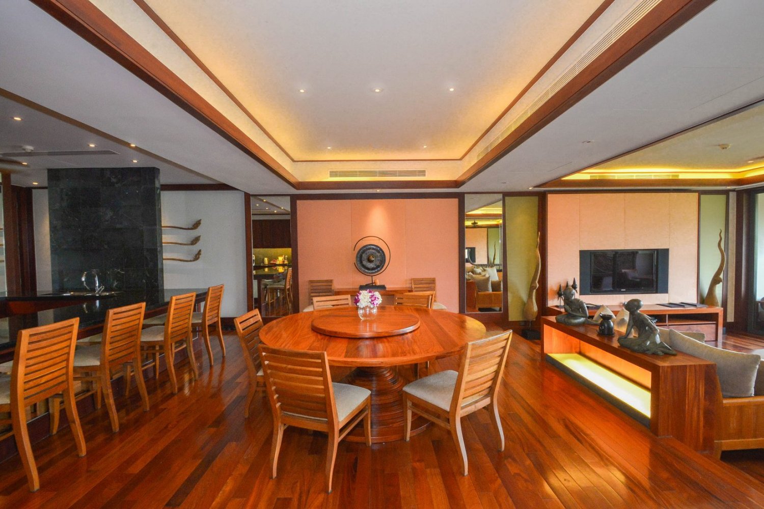 Property image - full photo 8