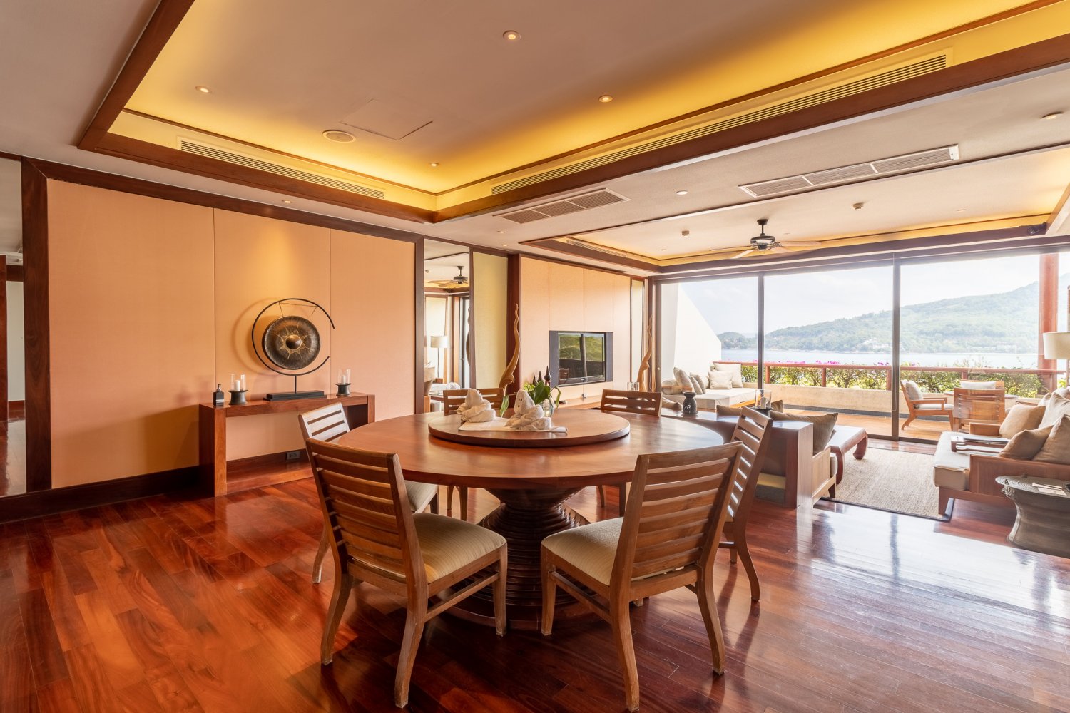 Property image - full photo 2