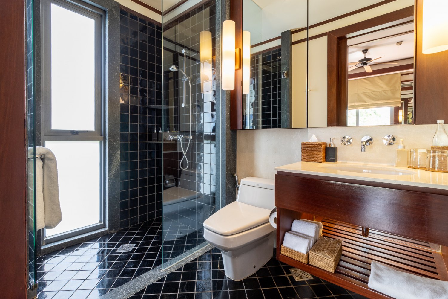 Property image - full photo 10